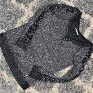 Super cute, round neck, raw hem